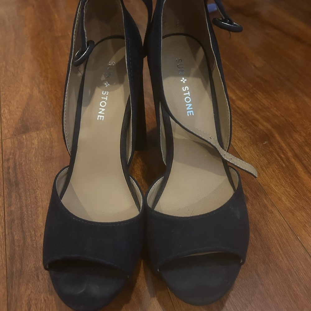 navy blue sun and stone heels